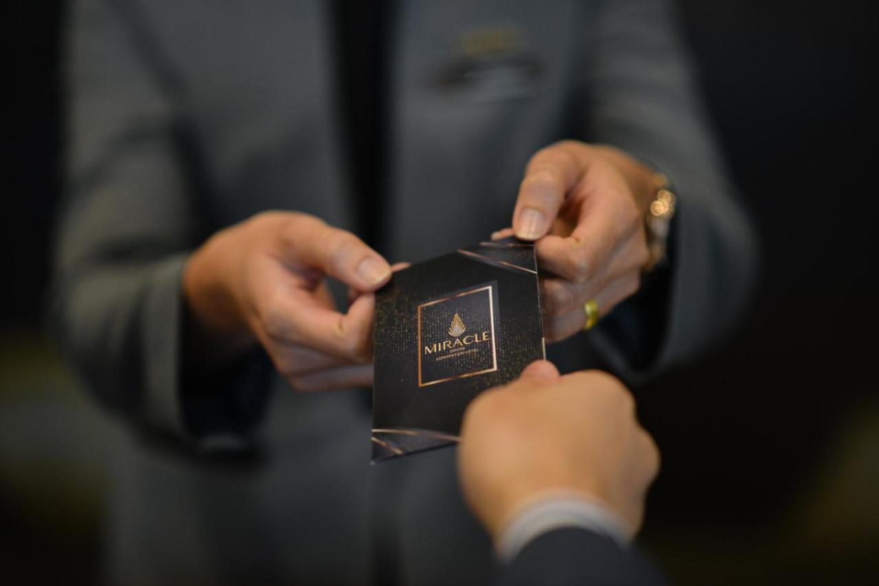 Miracle Grand Convention Hotel Bangkok Bagian luar foto